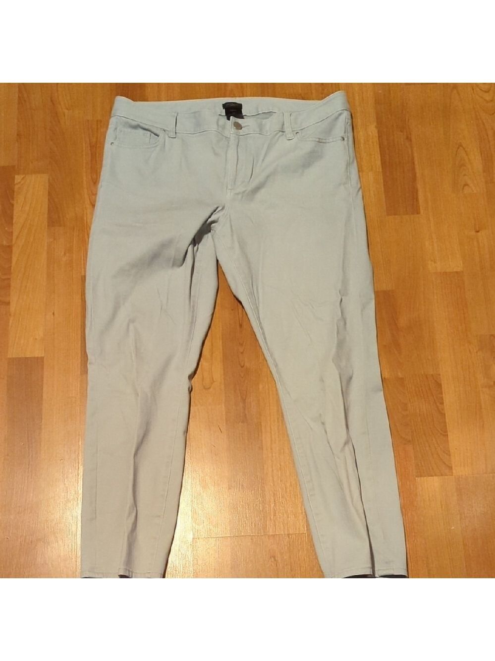 Ann Taylor Factory Gray Curvy Ankle Pants Size 14